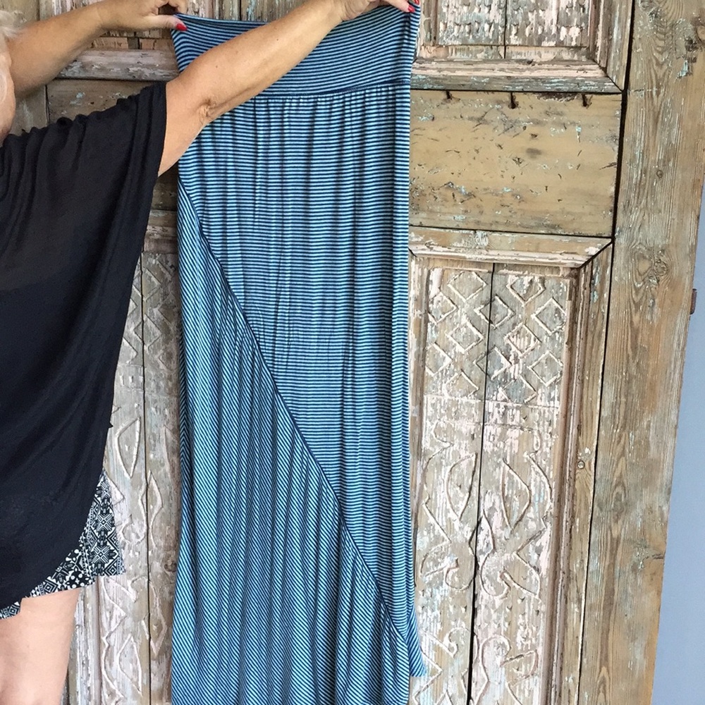 Max Studio Maxi skirt